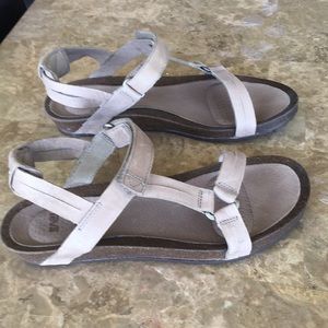 Teva Ysidro Strappy Leather Taupe Slip On Sandals 1015121 Women's Size 8